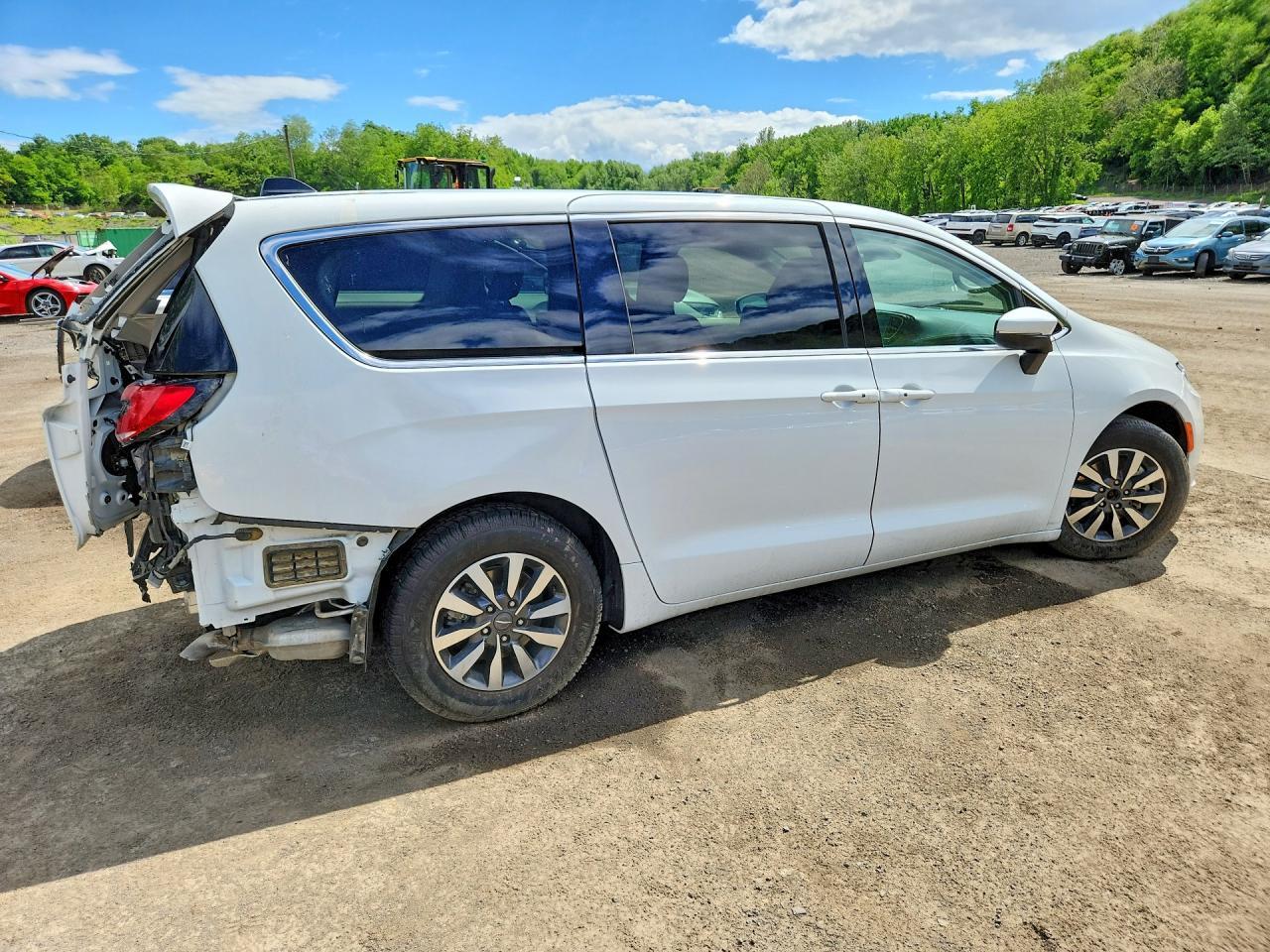 2023 Chrysler Pacifica Hybrid Touring L - Фото 3