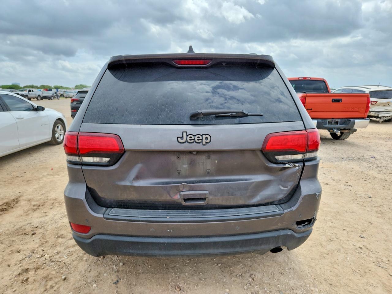 2017 Jeep Grand Cherokee Laredo - Фото 6