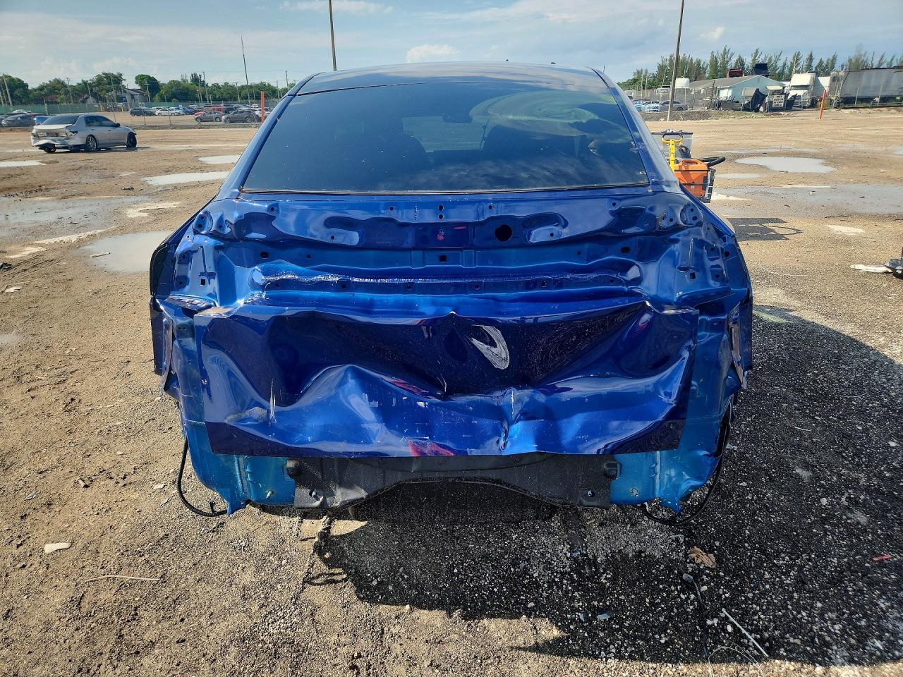 2026 Tesla Model Y - Фото 6