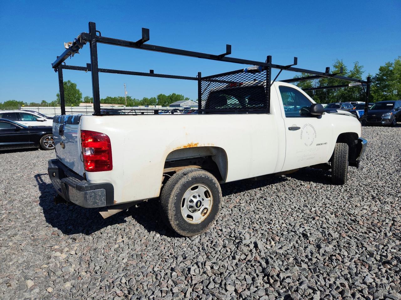 2013 Chevrolet Silverado C2500 Heavy Duty - Фото 3