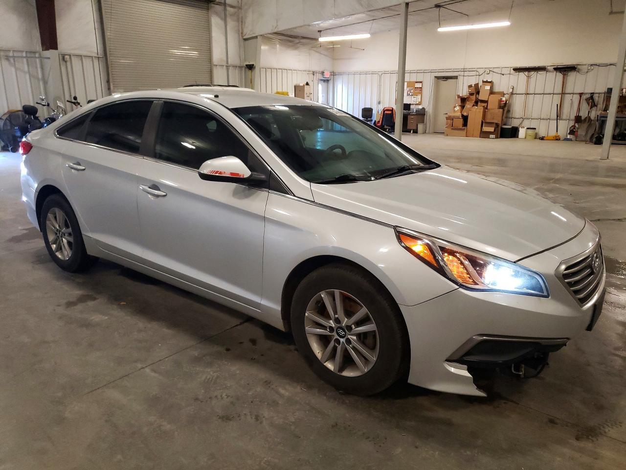 2016 Hyundai Sonata Se - Image 4