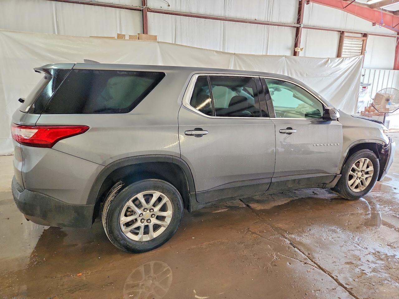 2019 Chevrolet Traverse Ls - Фото 3