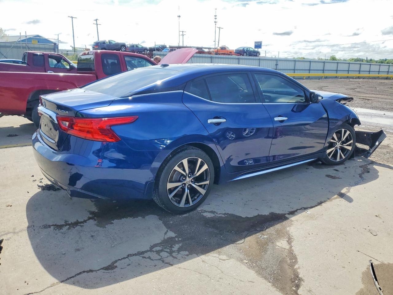 2017 Nissan Maxima Platinum - Image 3