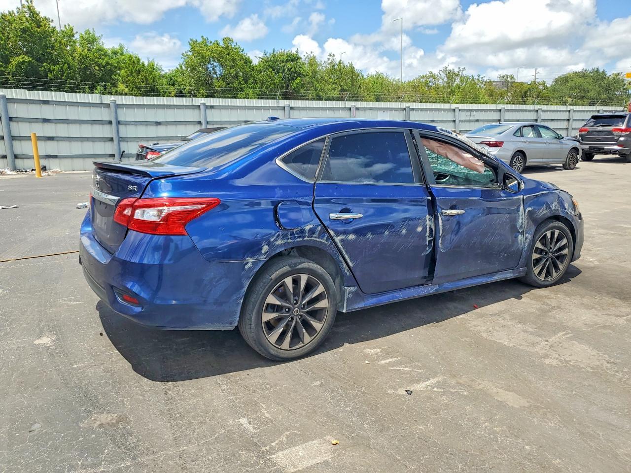 2019 Nissan Sentra Sr - Image 3