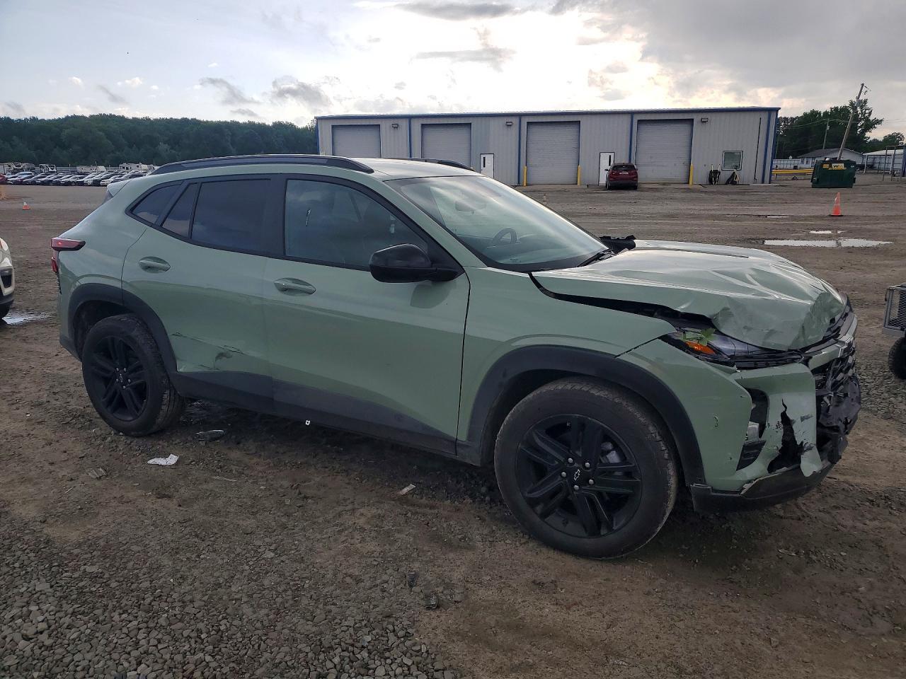 2025 Chevrolet Trax Activ - Image 4