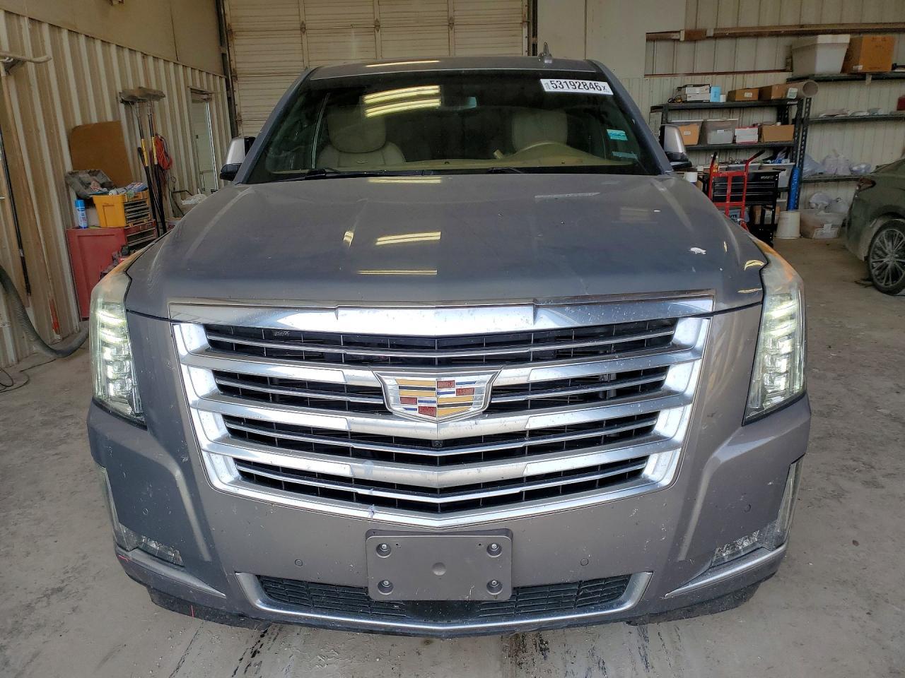 2017 Cadillac Escalade Platinum - Image 5