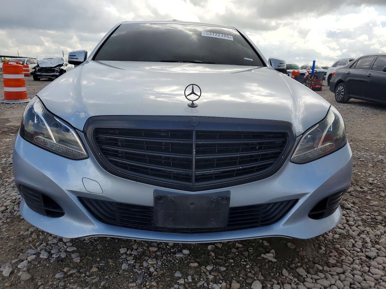 2016 Mercedes-Benz E Class E350 4D Seda - Image 5