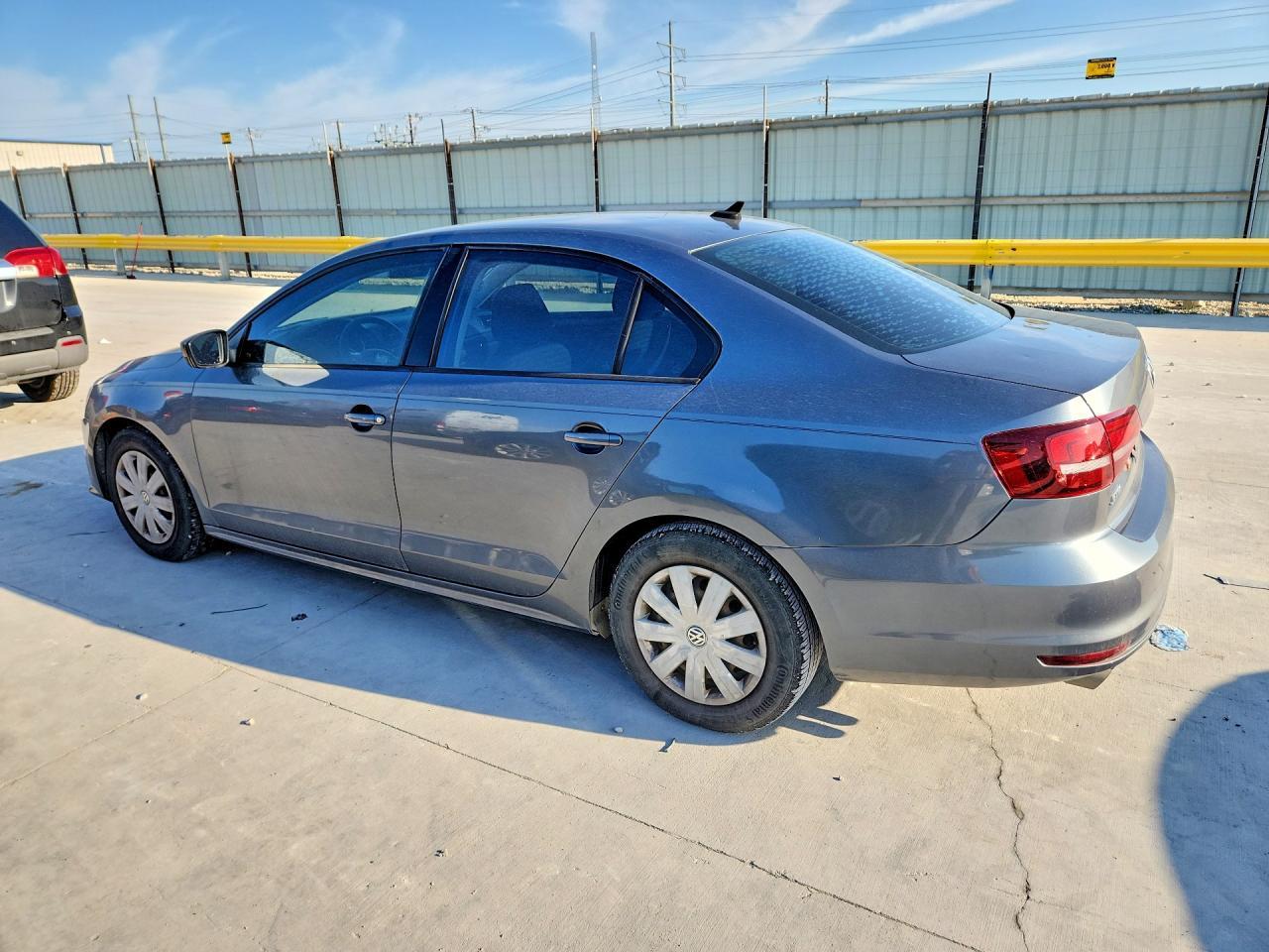 2016 Volkswagen Jetta - Фото 2