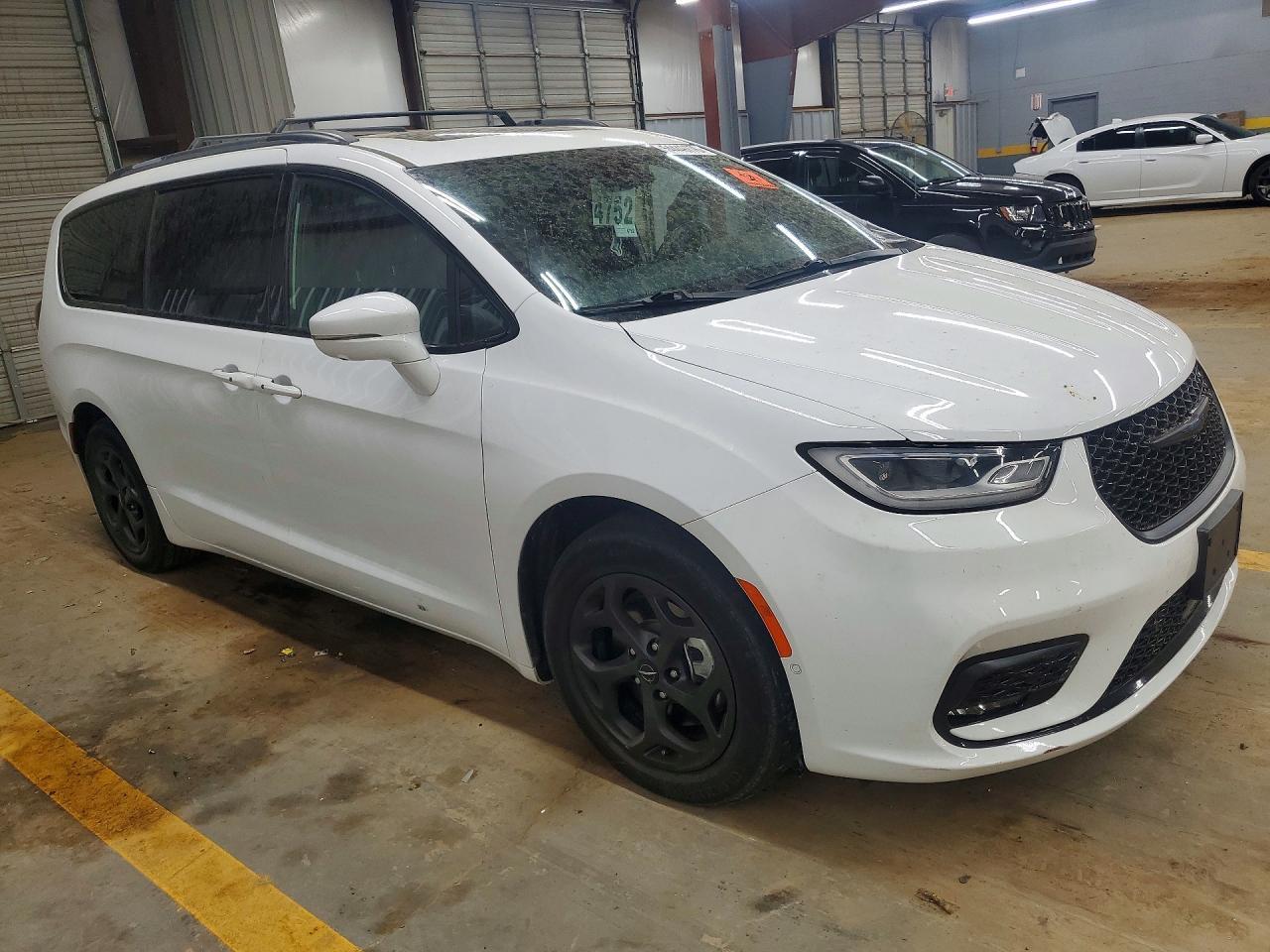 2021 Chrysler Pacifica Hybrid Limited - Фото 4
