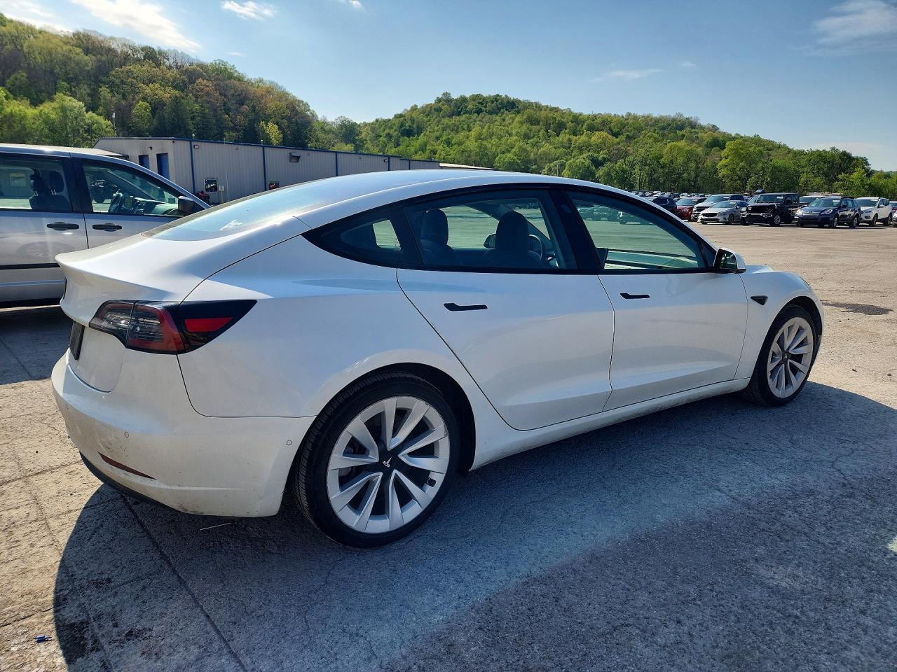 2021 Tesla Model 3 - Фото 3
