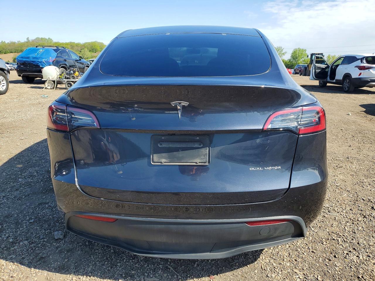 2024 Tesla Model Y - Фото 6