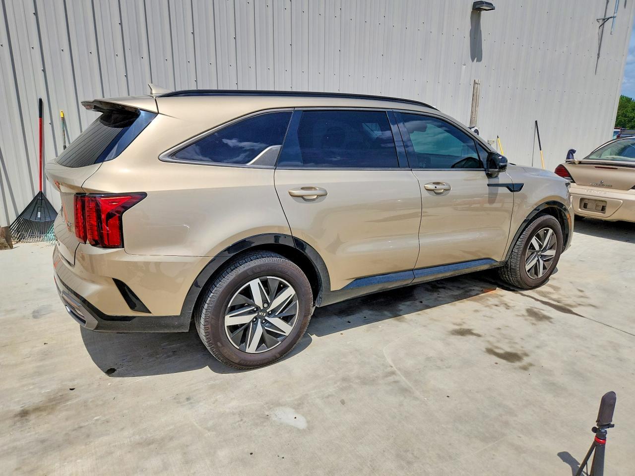 2021 Kia Sorento S - Image 3
