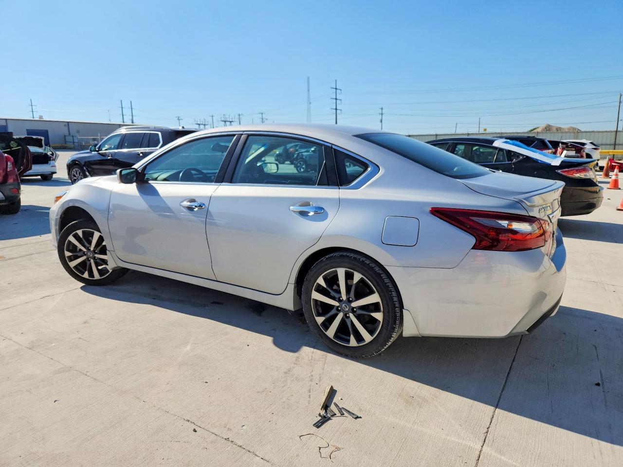 2017 Nissan Altima 2.5 Sr - Фото 2