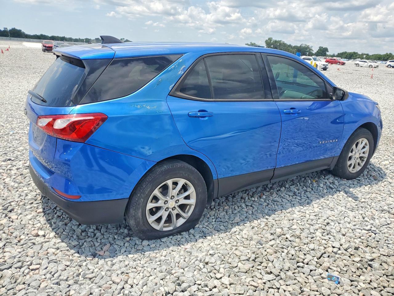 2019 Chevrolet Equinox Ls - Фото 3