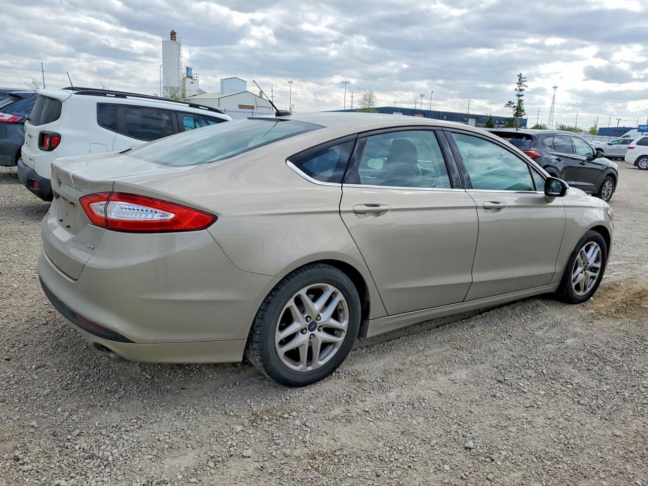 2015 Ford Fusion Se - Фото 3