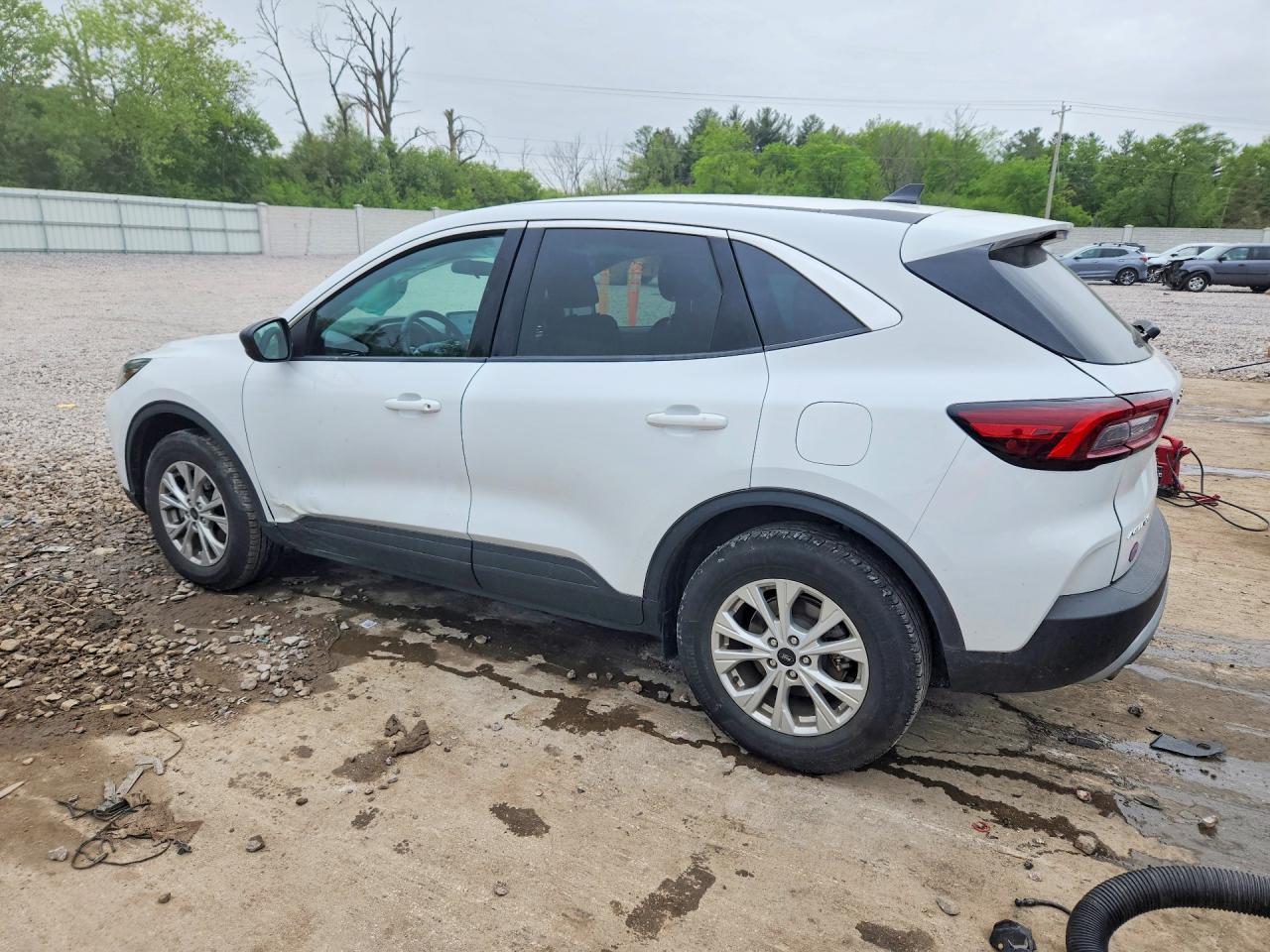 2024 Ford Escape Active - Image 2
