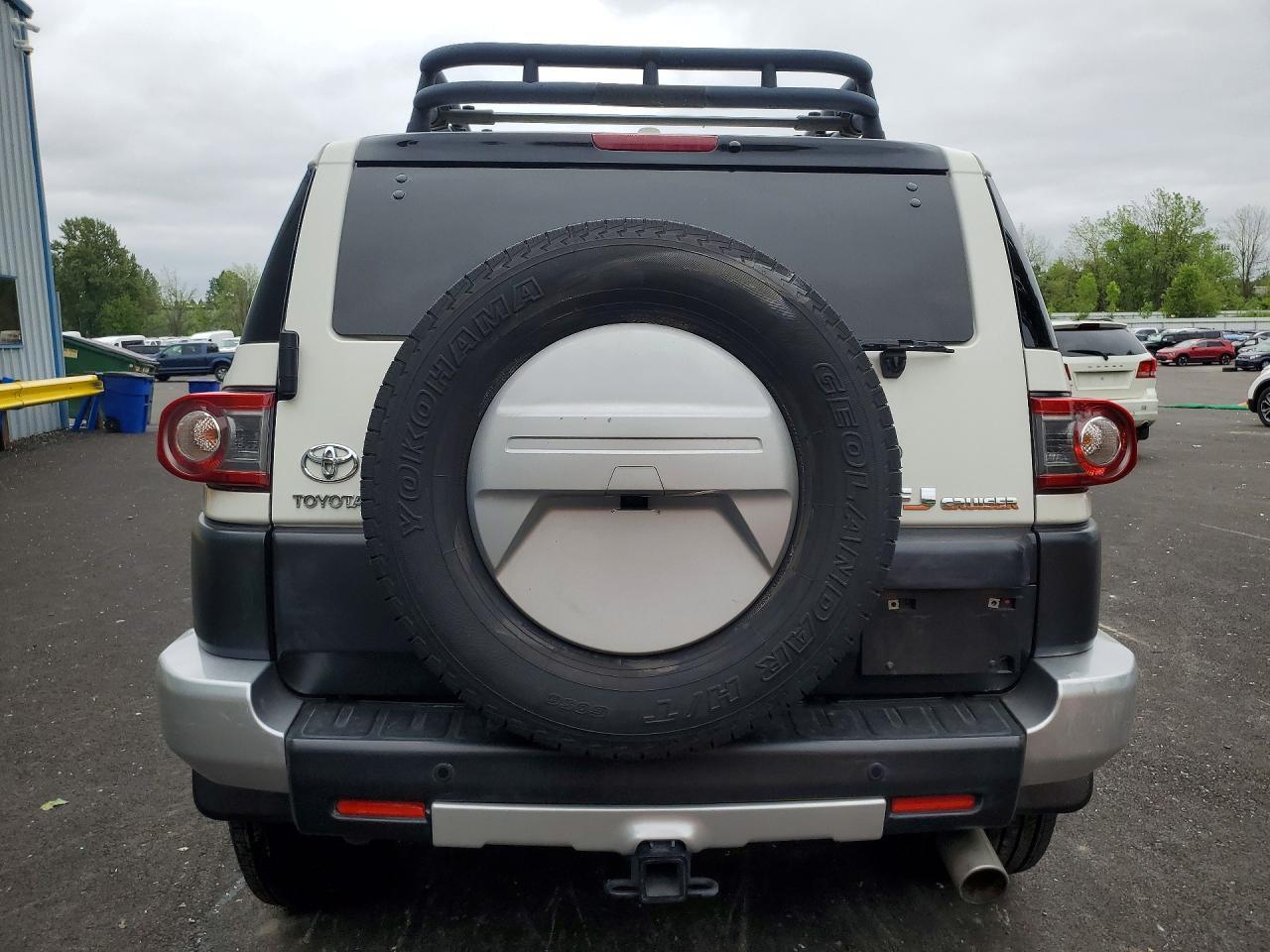 2014 Toyota Fj Cruiser Base - Image 6