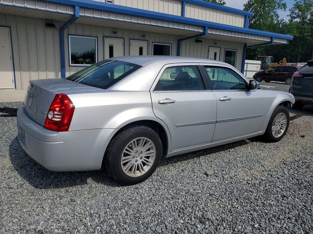 2009 Chrysler 300 Lx - Image 3