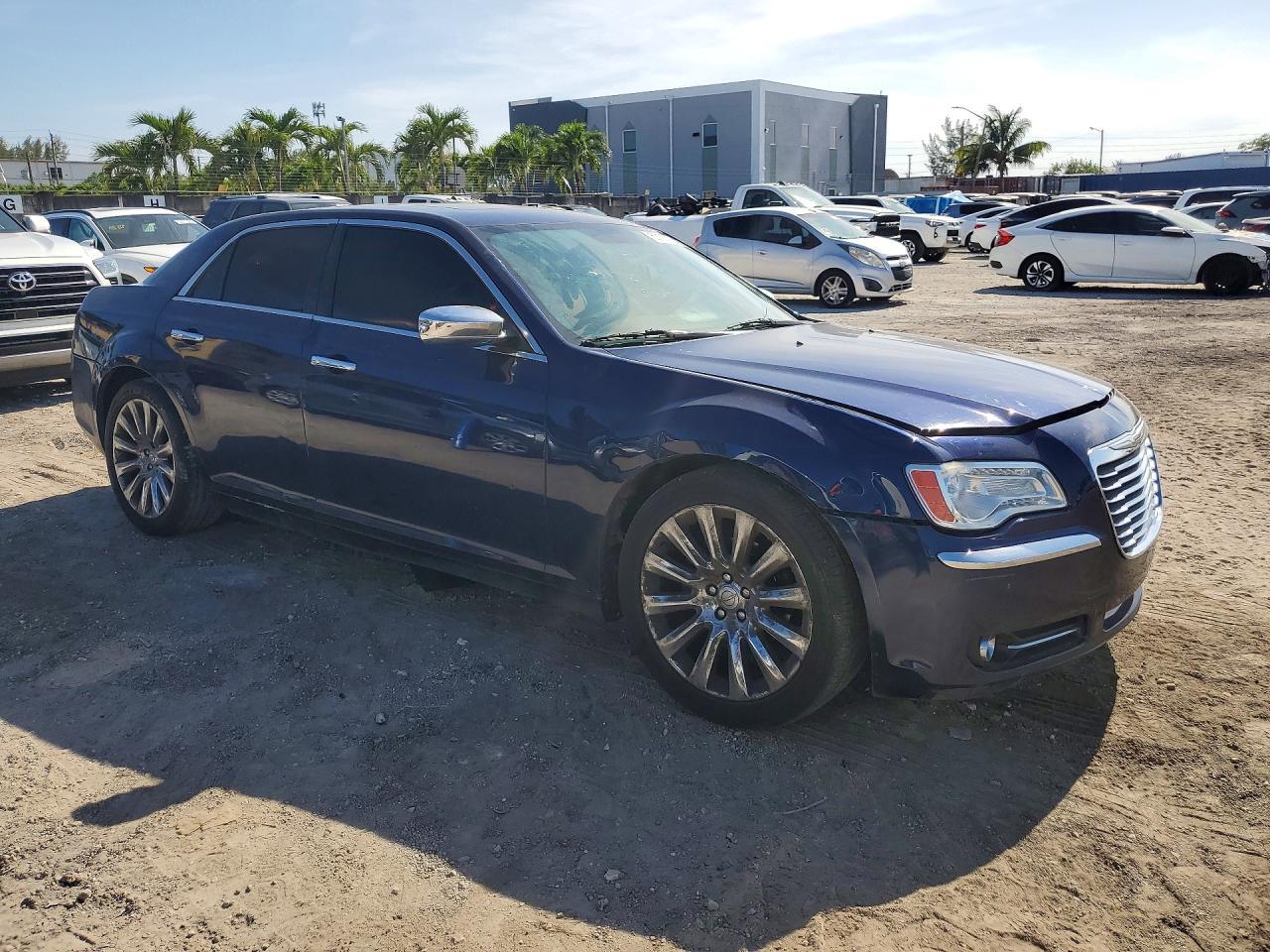 2013 Chrysler 300 - Image 4