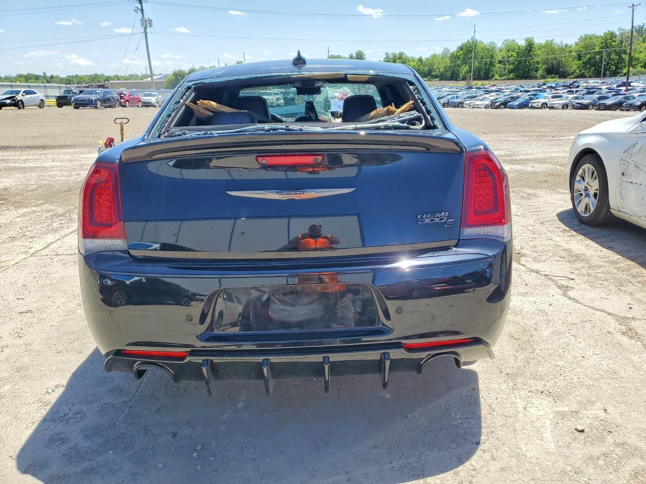 2016 Chrysler 300 S - Фото 6
