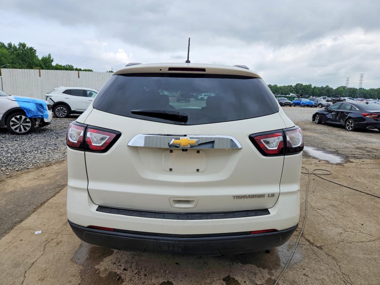 2015 Chevrolet Traverse Ls - Фото 6