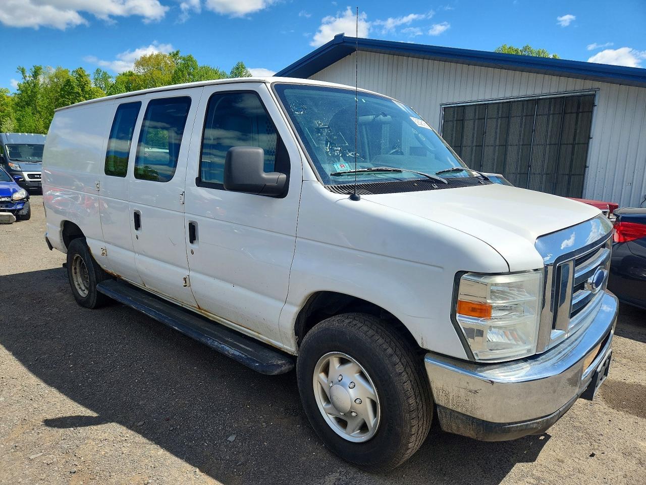 2013 Ford Econoline E250 Van - Image 4