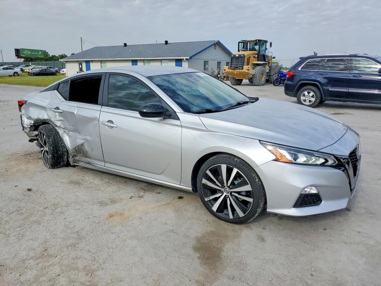 2022 Nissan Altima Sr - Image 4