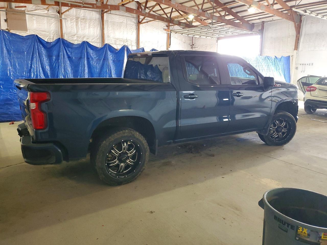 2019 Chevrolet Silverado K1500 Rst - Image 3