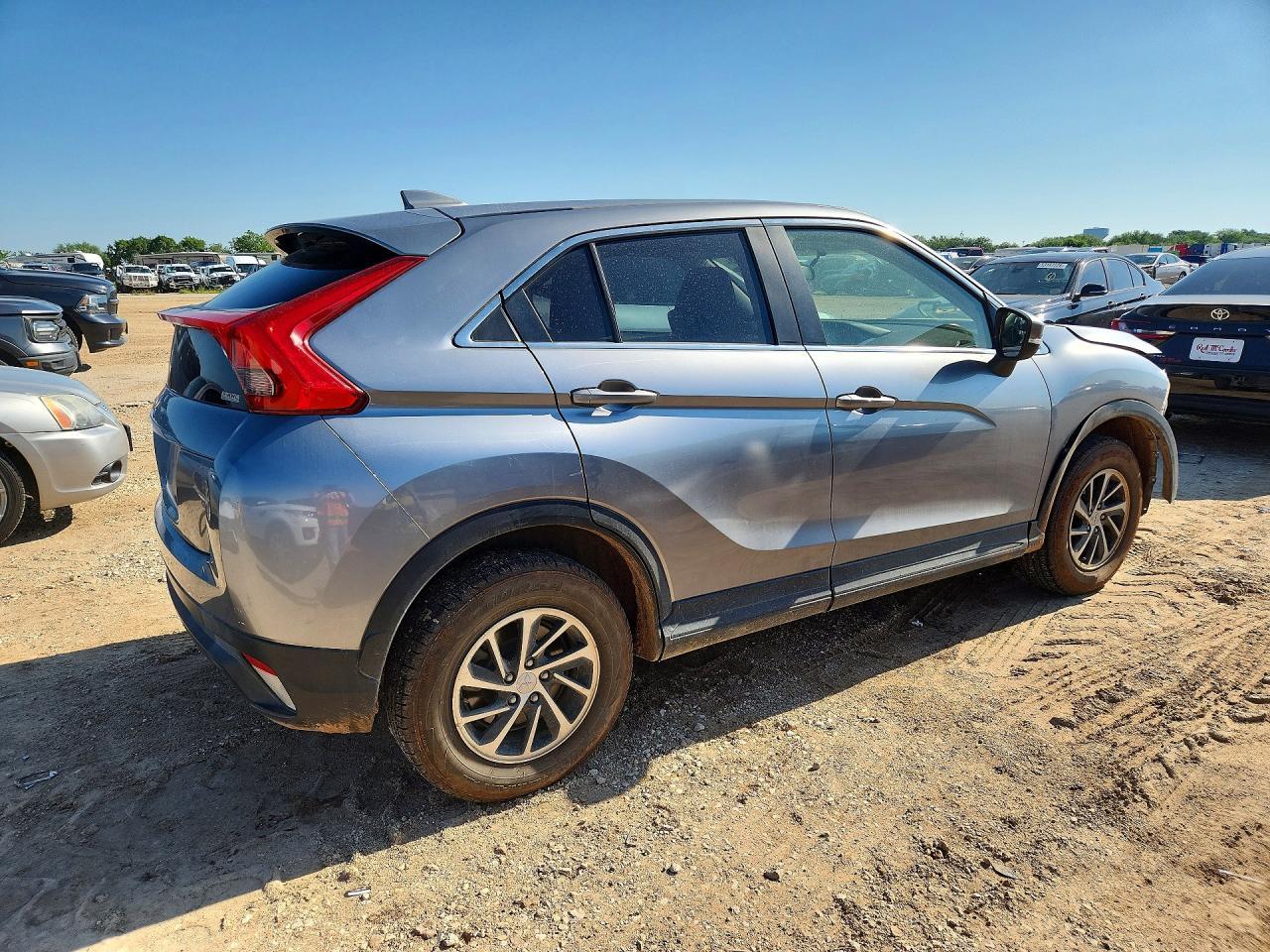 2020 Mitsubishi Eclipse Cross Es - Image 3