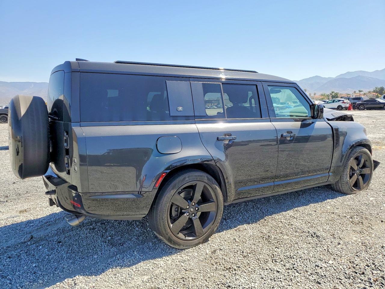 2024 Land Rover Defender 130 - Фото 3