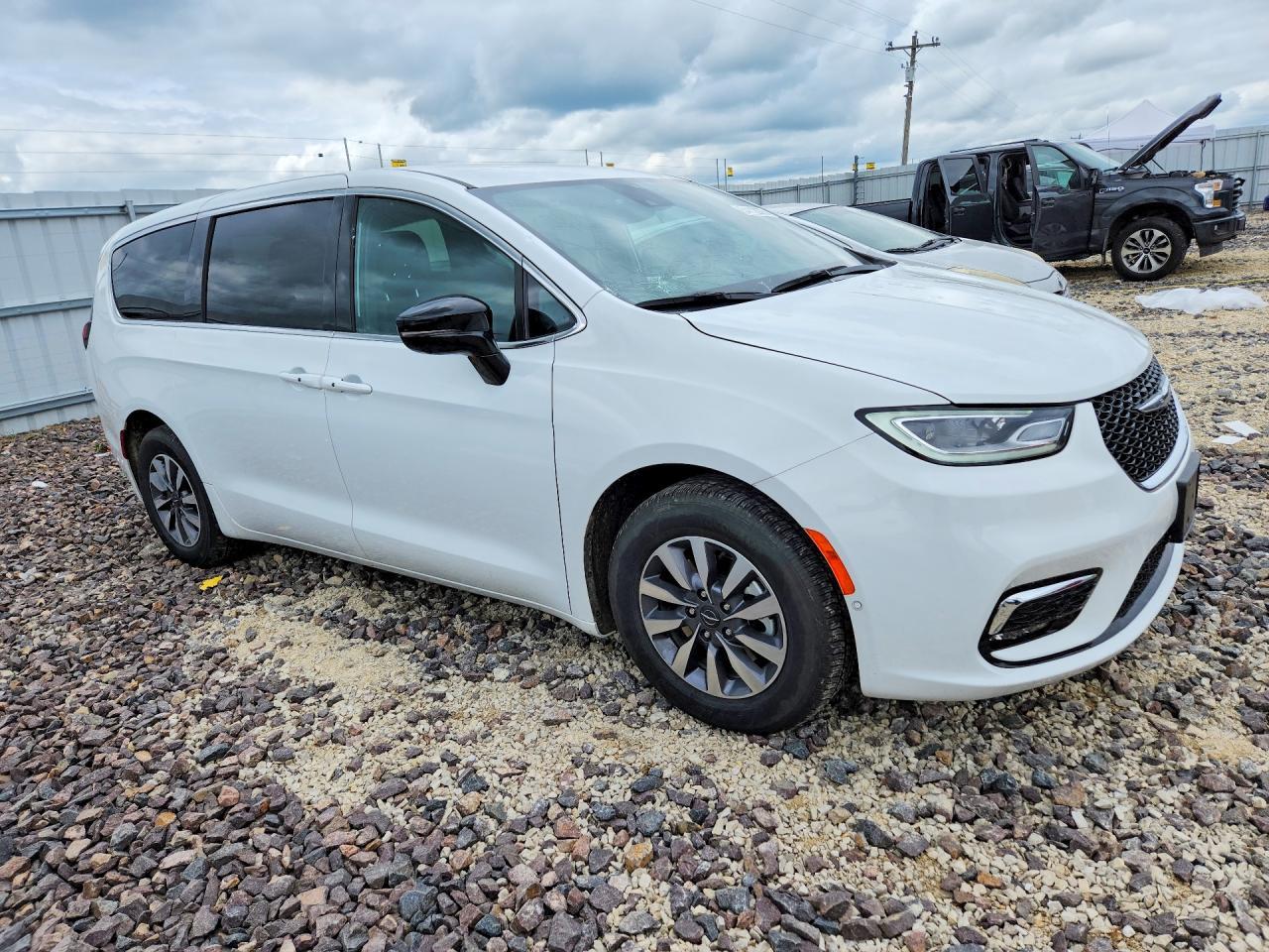 2025 Chrysler Pacifica Hybrid Select - Фото 4
