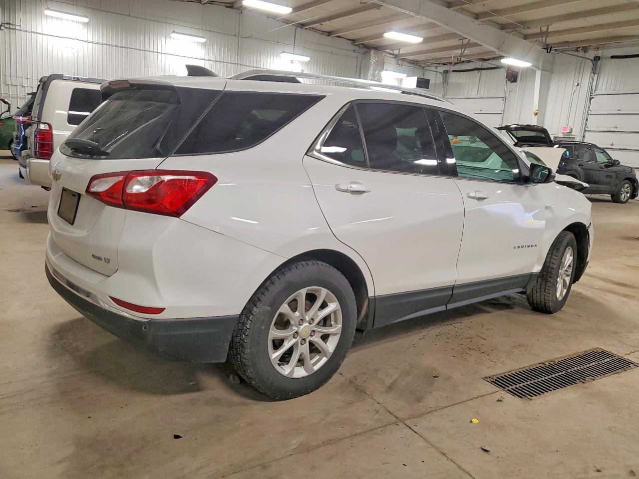 2018 Chevrolet Equinox Lt - Image 3