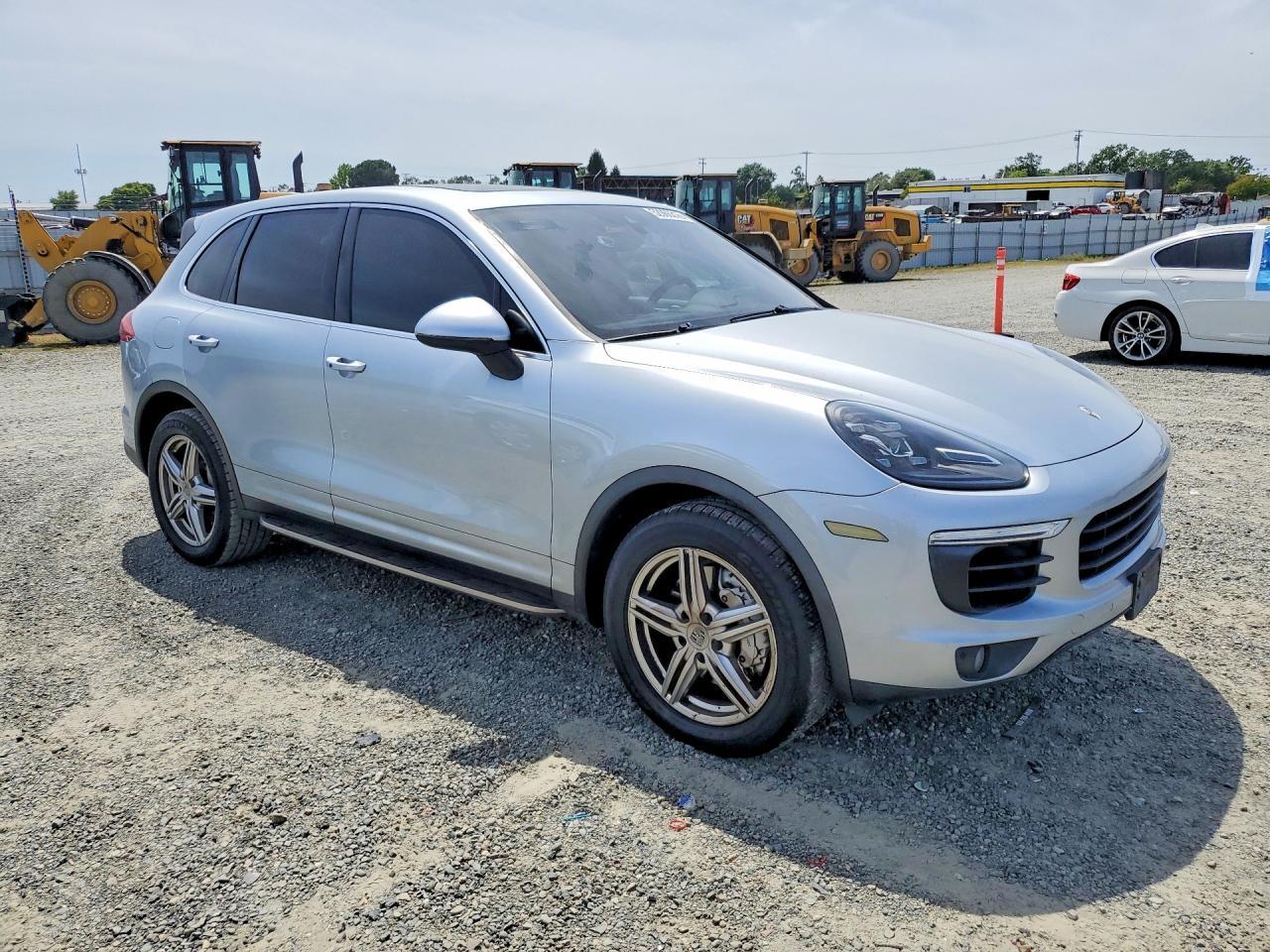 2015 Porsche Cayenne S - Image 4