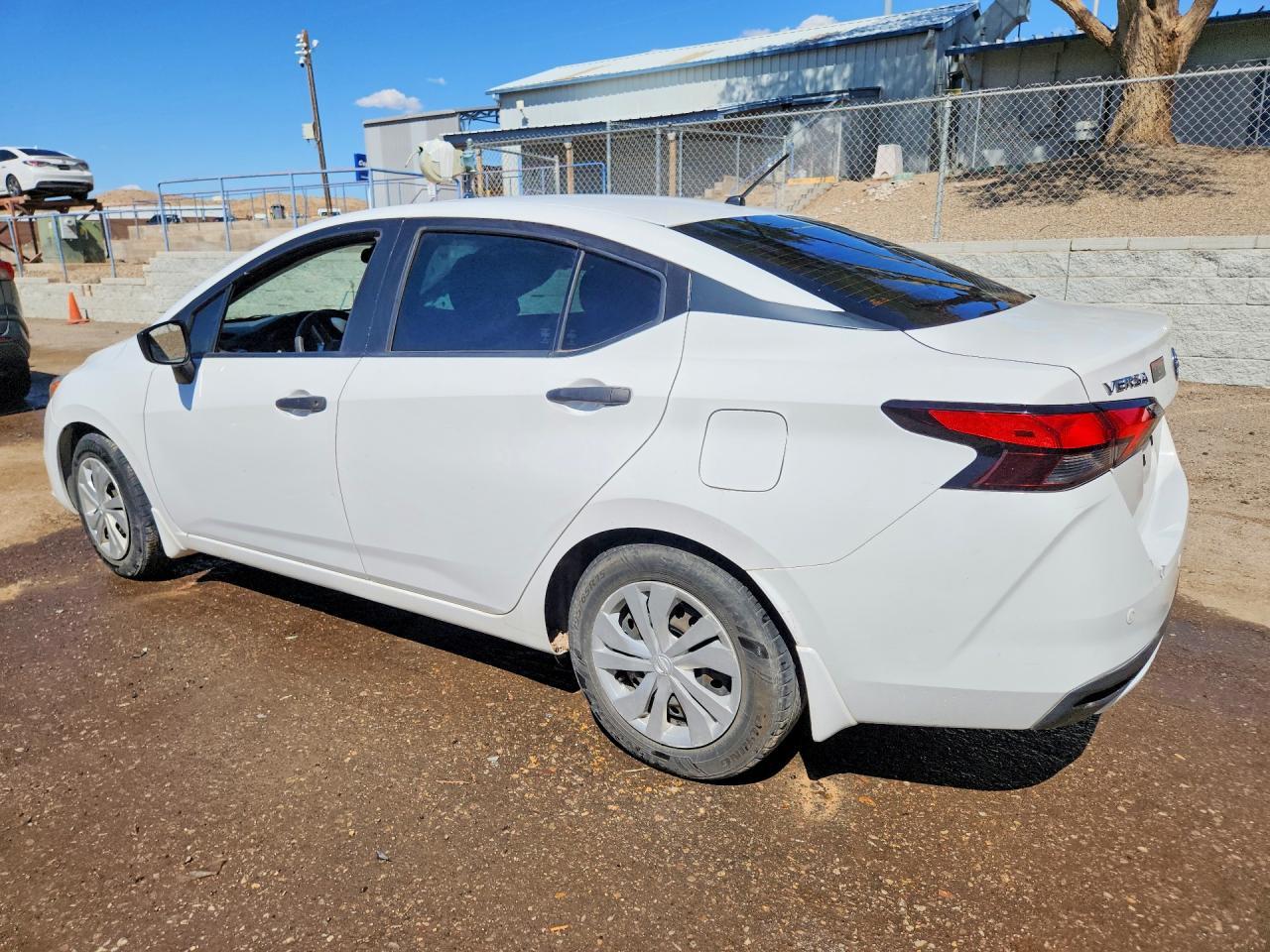 2020 Nissan Versa S - Фото 2