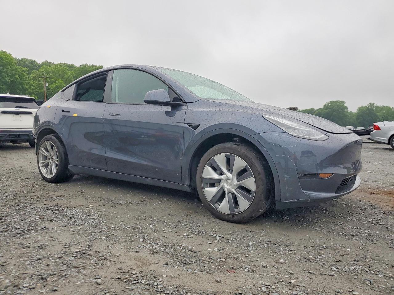 2022 Tesla Model Y - Image 4