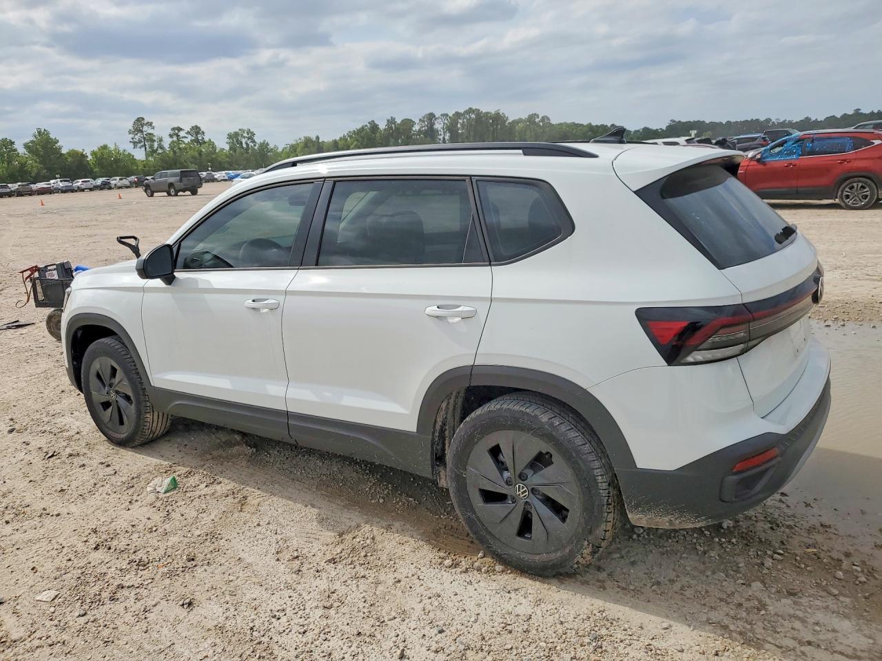 2025 Volkswagen Taos S - Фото 2