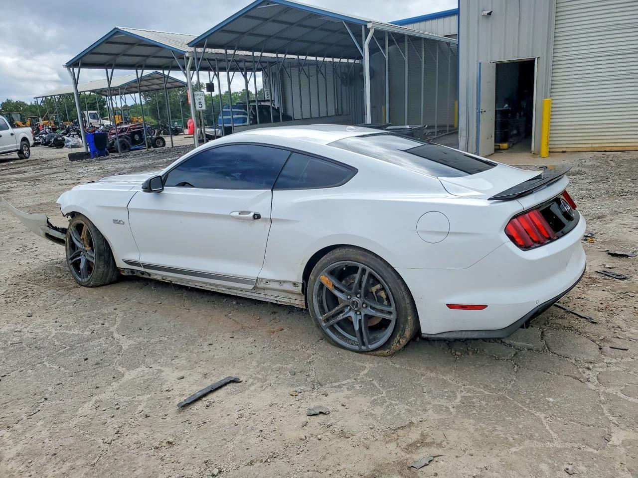 2017 Ford Mustang Gt - Фото 2