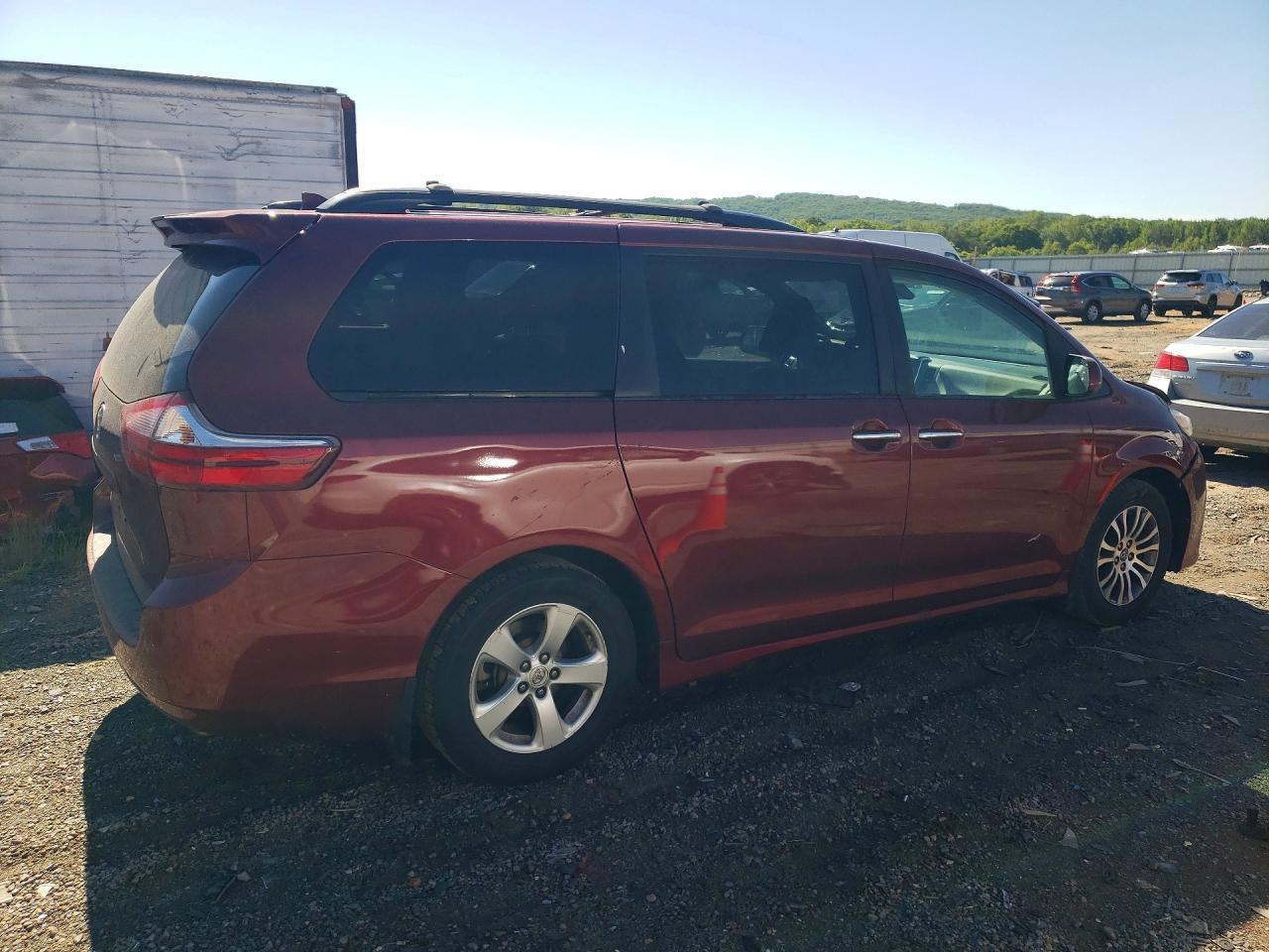 2019 Toyota Sienna Xle 8-Passenger - Фото 3