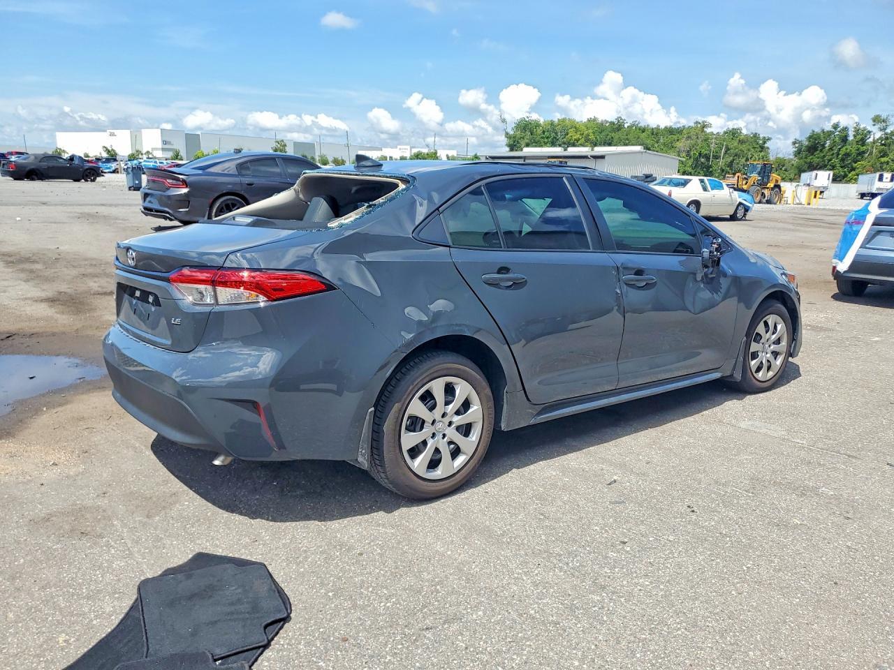 2026 Toyota Corolla Le - Фото 3