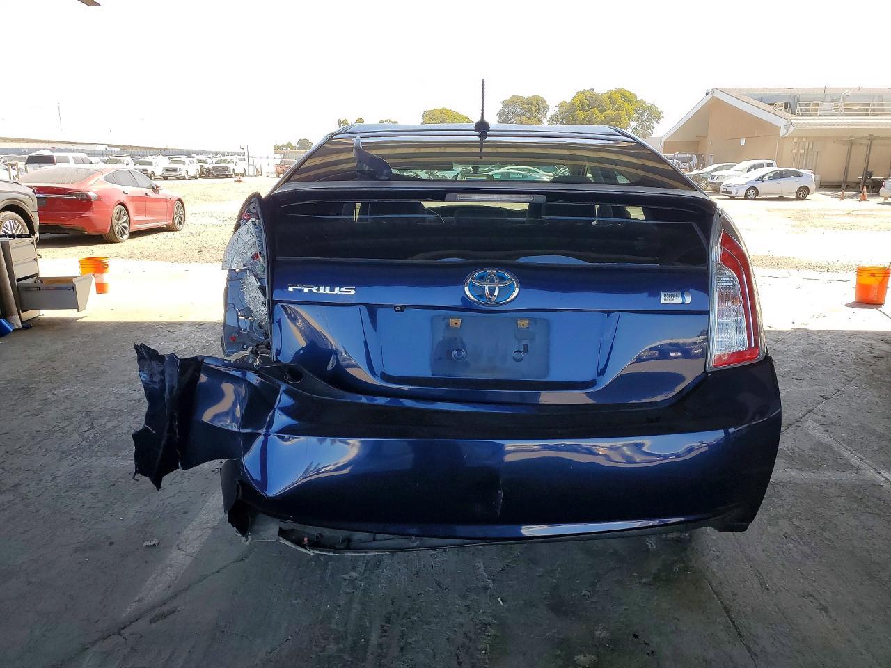 2013 Toyota Prius Three - Фото 6