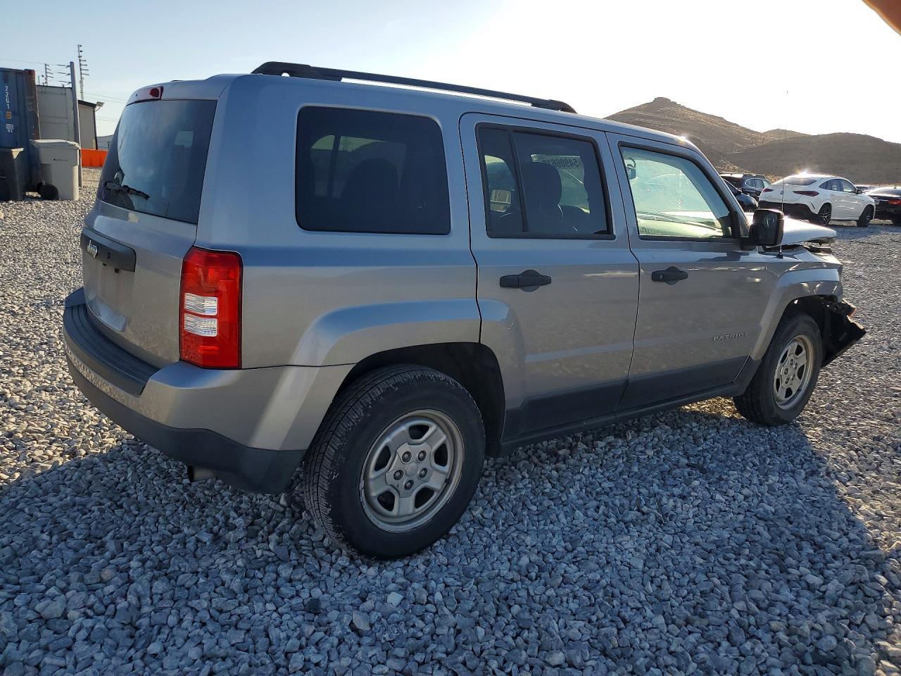 2016 Jeep Patriot Sport - Фото 3
