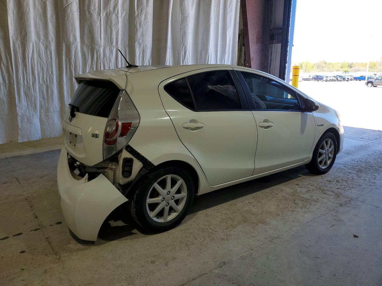 2012 Toyota Prius - Фото 3