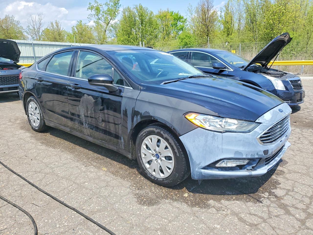 2019 Ford Fusion S - Image 4