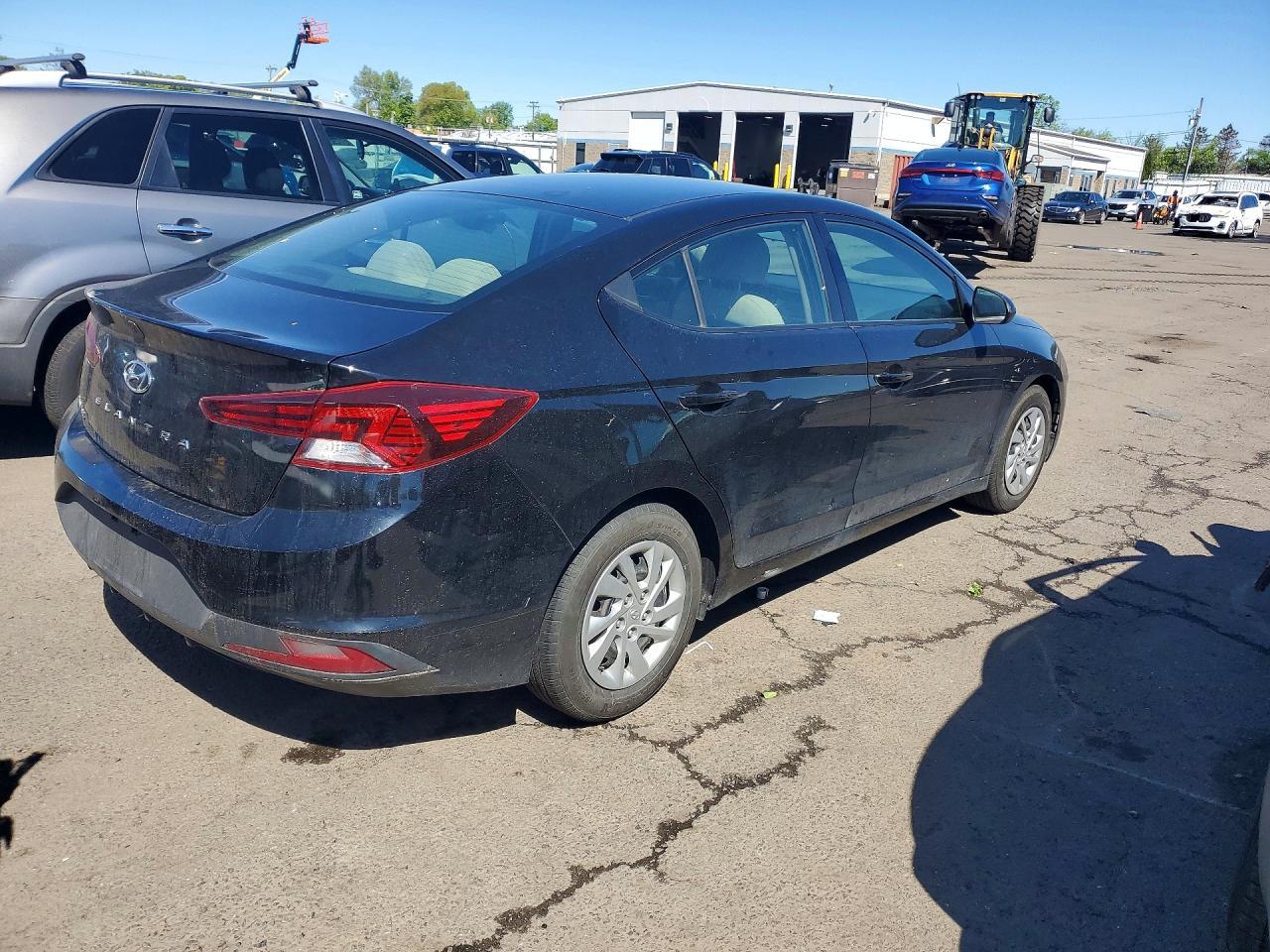 2019 Hyundai Elantra Se - Фото 3