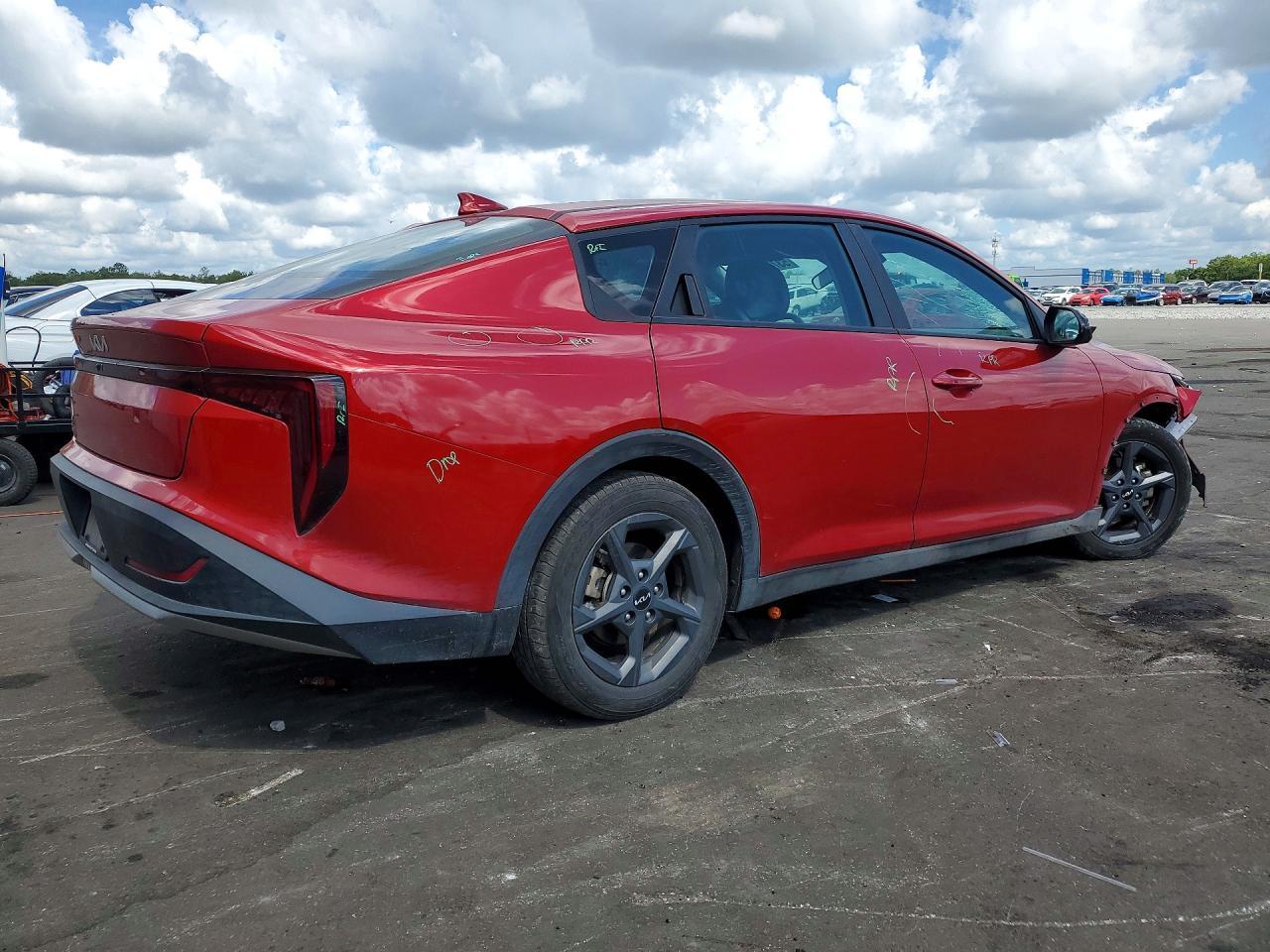 2025 Kia K4 Lxs - Image 3