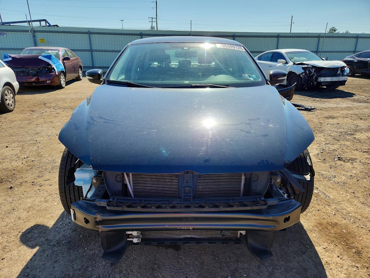 2015 Volkswagen Passat S - Фото 5