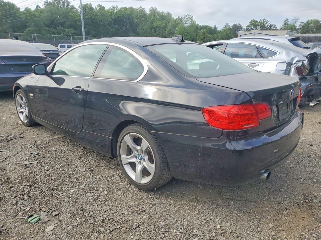 2011 BMW 335 Xi - Фото 2