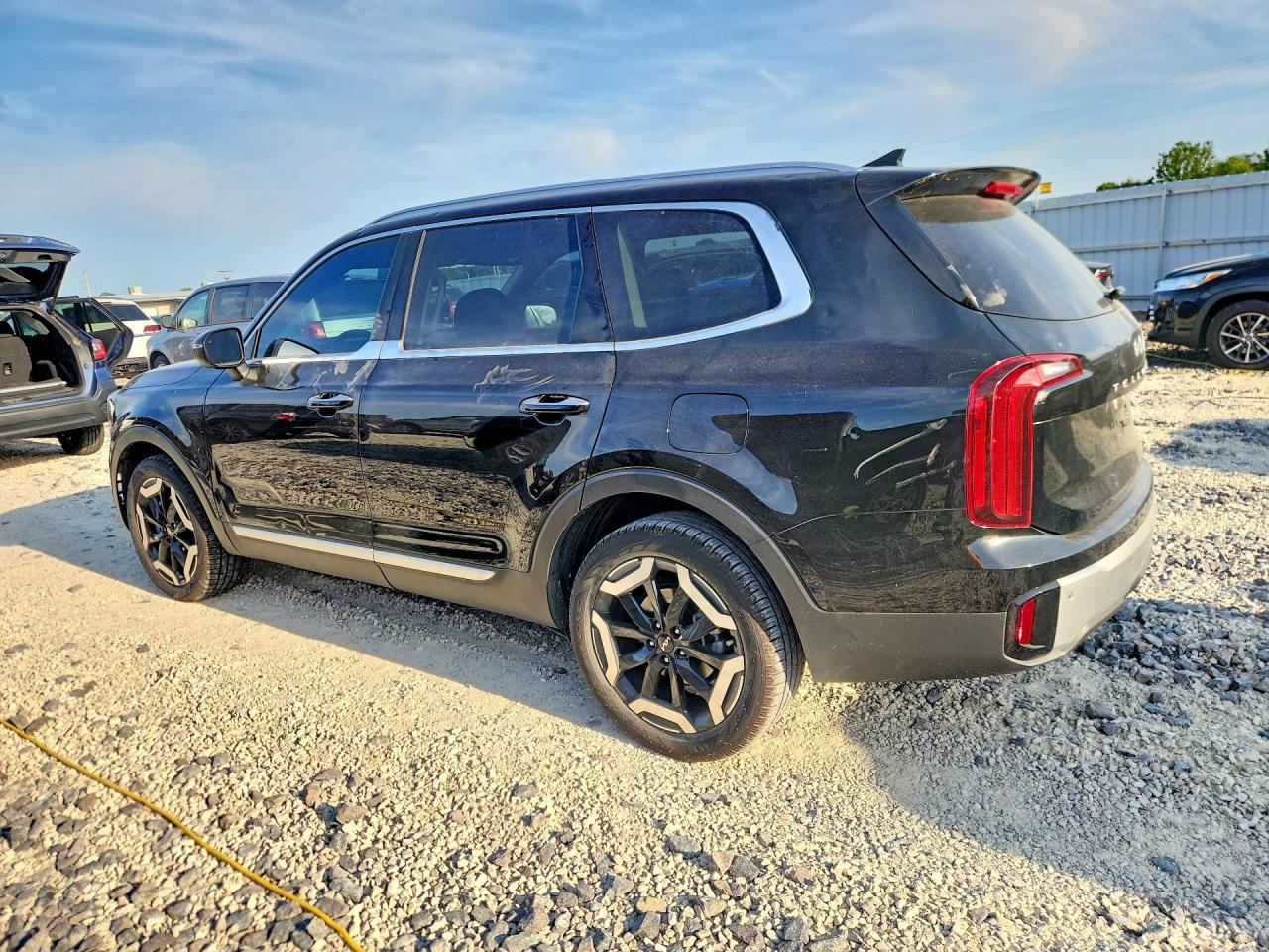 2023 Kia Telluride S - Фото 2