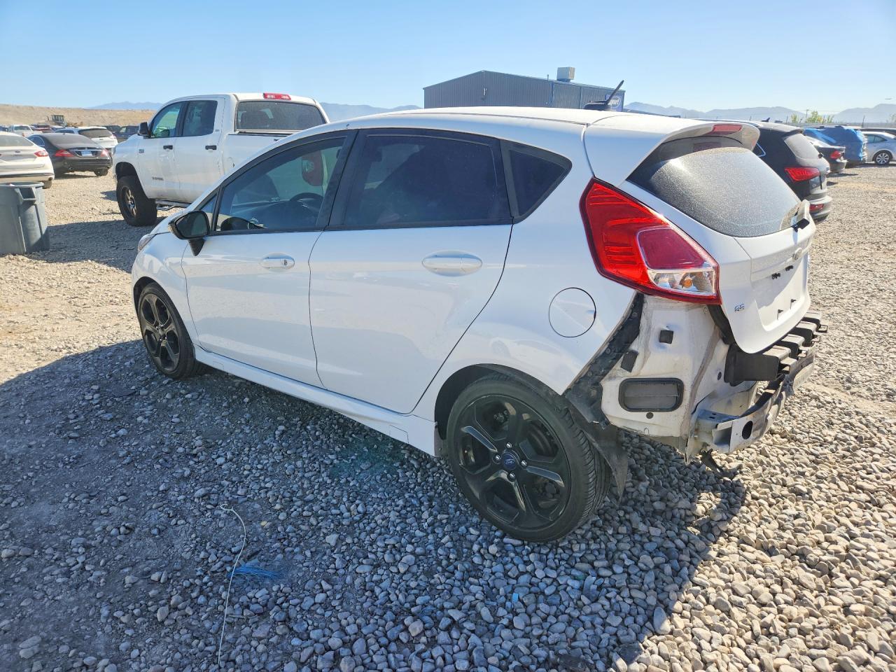 2016 Ford Fiesta Se - Image 2