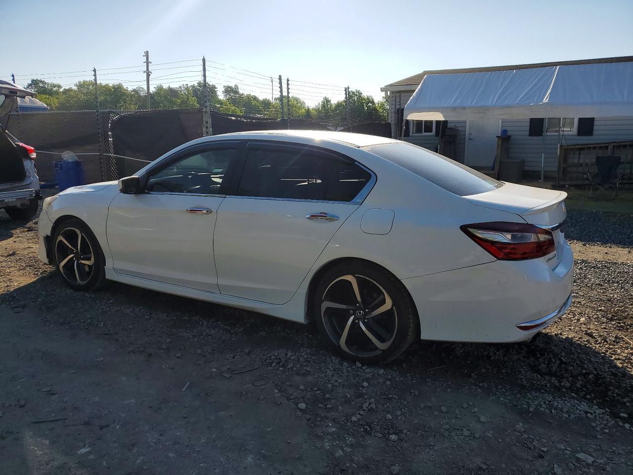 2017 Honda Accord Sport Special Edition - Image 2